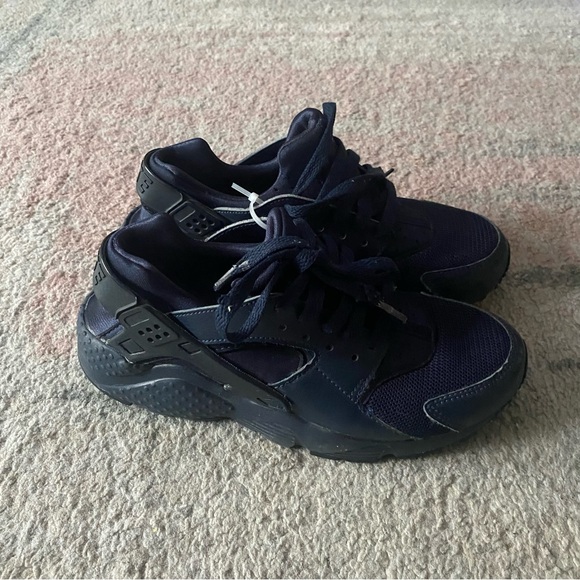 Nike Kids Sneakers - Dark Blue and Black - Picture 1 of 7